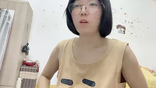 Snapshot of Belle-LL chatting on 29, 4, 2026 Belle-LL online show from 29, 4, 2026
