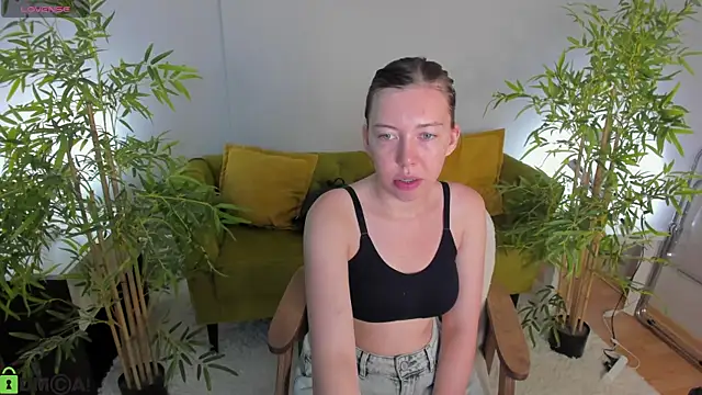 Snapshot of Sandra_Ross chatting on 4, 7, 2026 Sandra Ross online show from 4, 7, 2026