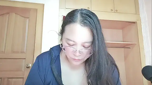 Snapshot of lymm78 chatting on 8, 5, 2026 lymm78 online show from 8, 5, 2026