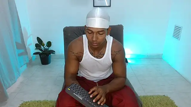 Snapshot of zoriel_bigcock chatting on 3, 5, 2026 zoriel bigcock online show from 3, 5, 2026