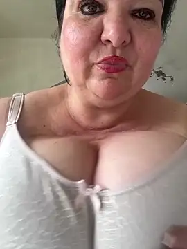 Snapshot of curvymilfmicha chatting on 21, 4, 2026 curvymilfmicha online show from 21, 4, 2026