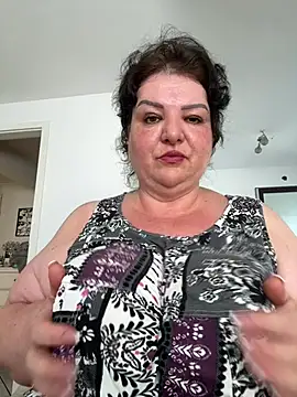 curvymilfmicha online show from 27, 6, 2026