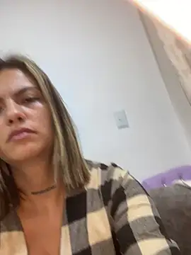Snapshot of charly_mia chatting on 13, 7, 2026 charly mia online show from 13, 7, 2026