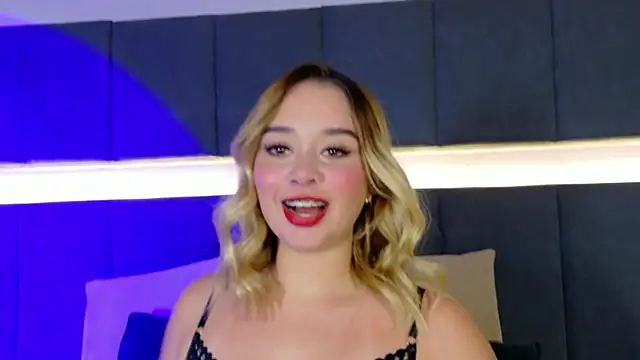 Snapshot of Sofia_pamela_ chatting on 19, 5, 2026 Sofia pamela online show from 19, 5, 2026