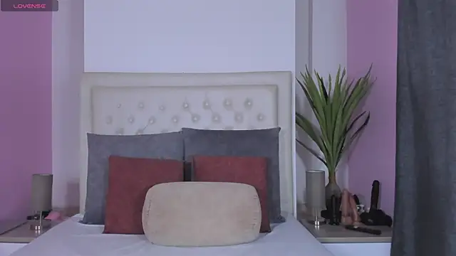 Sofia pamela  online show from 15, 7, 2026