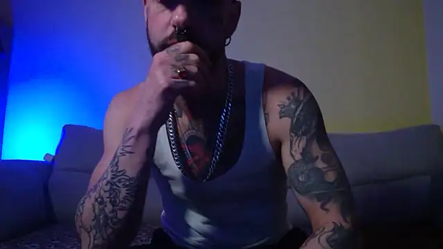 Snapshot of DuroHustler chatting on 5, 5, 2026 DuroHustler online show from 5, 5, 2026