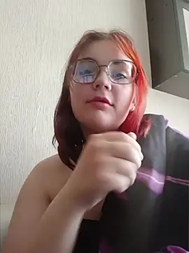 Snapshot of LoisFox chatting on 24, 4, 2026 LoisFox online show from 24, 4, 2026