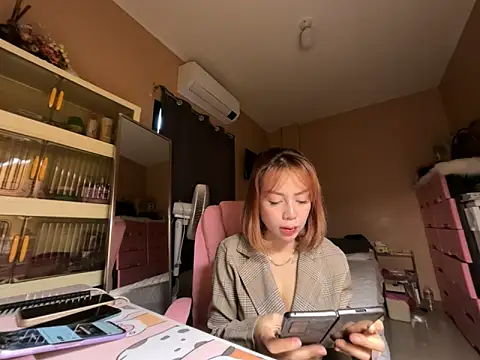 Snapshot of sweet_glam chatting on 7, 5, 2026 sweet glam online show from 7, 5, 2026