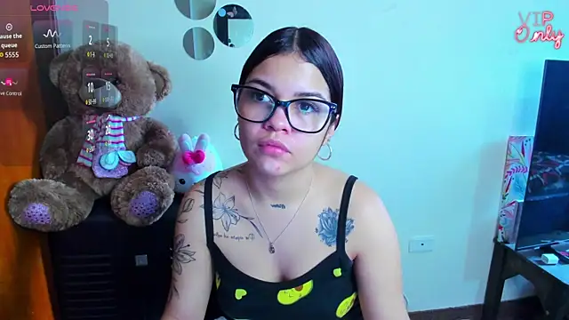 Snapshot of angelina_77 chatting on 17, 5, 2026 angelina 77 online show from 17, 5, 2026