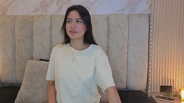 Snapshot of Alahia_Bloom chatting on 18, 6, 2026 Alahia Bloom online show from 18, 6, 2026
