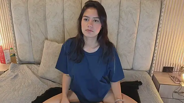 Snapshot of Alahia_Bloom chatting on 22, 6, 2026 Alahia Bloom online show from 22, 6, 2026