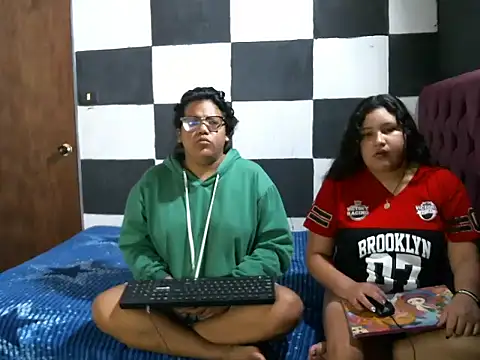 Snapshot of Valery-Khloe chatting on 5, 7, 2026 Valery-Khloe online show from 5, 7, 2026