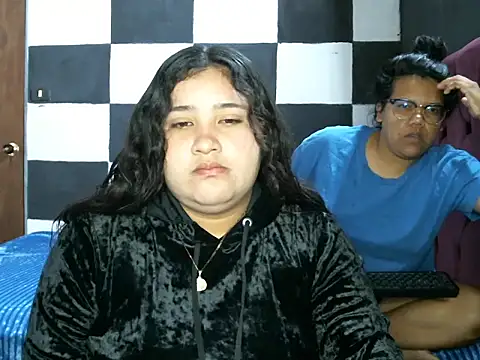 Snapshot of Valery-Khloe chatting on 5, 8, 2026 Valery-Khloe online show from 5, 8, 2026