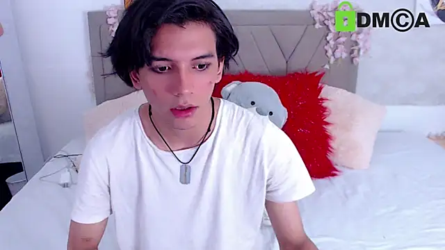 Snapshot of raven_n_matt chatting on 30, 5, 2026 raven n matt online show from 30, 5, 2026