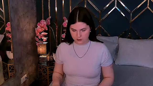 Snapshot of IvySimmons chatting on 18, 5, 2026 IvySimmons online show from 18, 5, 2026
