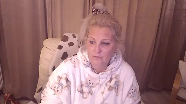 Divineblond online show from 7, 11, 2025