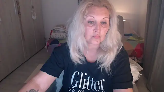 Snapshot of Divineblond chatting on 10, 5, 2026 Divineblond online show from 10, 5, 2026