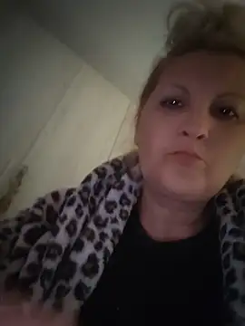 Snapshot of Divineblond chatting on 19, 5, 2026 Divineblond online show from 19, 5, 2026