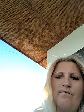 Snapshot of Divineblond chatting on 26, 5, 2026 Divineblond online show from 26, 5, 2026