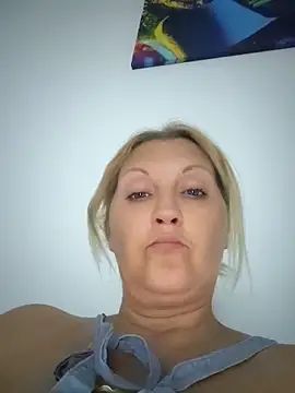 Snapshot of Divineblond chatting on 29, 5, 2026 Divineblond online show from 29, 5, 2026