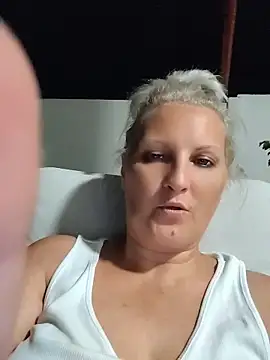Snapshot of Divineblond chatting on 29, 6, 2026 Divineblond online show from 29, 6, 2026