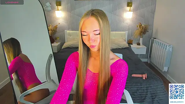 Milana Sorrento online show from 22, 6, 2026
