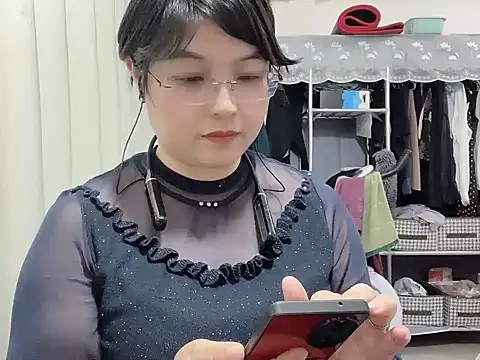 SOPHIA-LXL online show from 6, 5, 2026