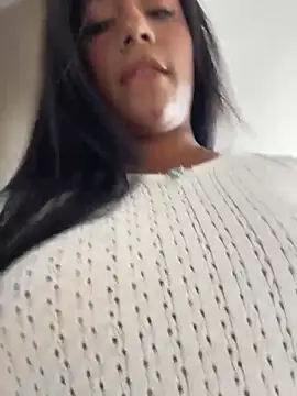 Snapshot of SaryJonex chatting on 12, 5, 2026 SaryJonex online show from 12, 5, 2026