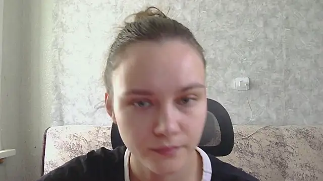 Snapshot of DolcezzaCream chatting on 23, 5, 2026 DolcezzaCream online show from 23, 5, 2026