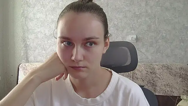 Snapshot of DolcezzaCream chatting on 28, 5, 2026 DolcezzaCream online show from 28, 5, 2026