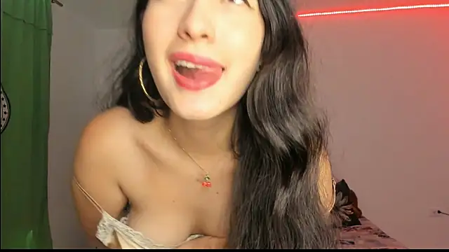 Snapshot of lolacute69_ chatting on 26, 6, 2026 lolacute69 online show from 26, 6, 2026