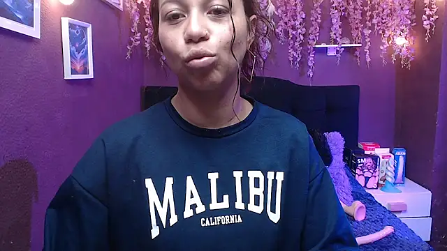 Snapshot of monik299 chatting on 30, 4, 2026 monik299 online show from 30, 4, 2026