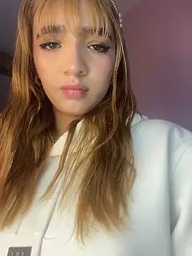 Snapshot of SamaanthaMiller chatting on 16, 5, 2026 SamaanthaMiller online show from 16, 5, 2026