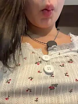 Snapshot of -Lorelain- chatting on 17, 6, 2026 -Lorelain- online show from 17, 6, 2026
