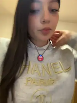 Snapshot of -Lorelain- chatting on 7, 8, 2026 -Lorelain- online show from 7, 8, 2026