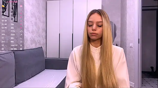 Mooniesiesita online show from 27, 4, 2026