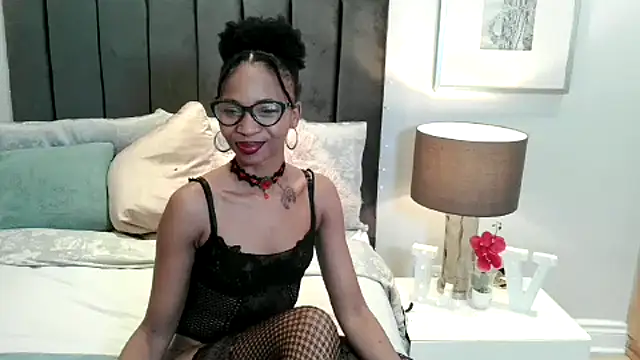 Miss-Erotic-Narcotic online show from 4, 6, 2026