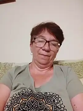 Snapshot of KetQueen101 chatting on 4, 7, 2026 KetQueen101 online show from 4, 7, 2026