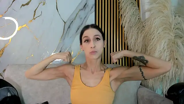 Snapshot of TinaJaneo_01 chatting on 23, 7, 2026 TinaJaneo 01 online show from 23, 7, 2026