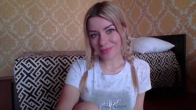Snapshot of Softy_Aura_ chatting on 28, 5, 2026 Softy Aura online show from 28, 5, 2026