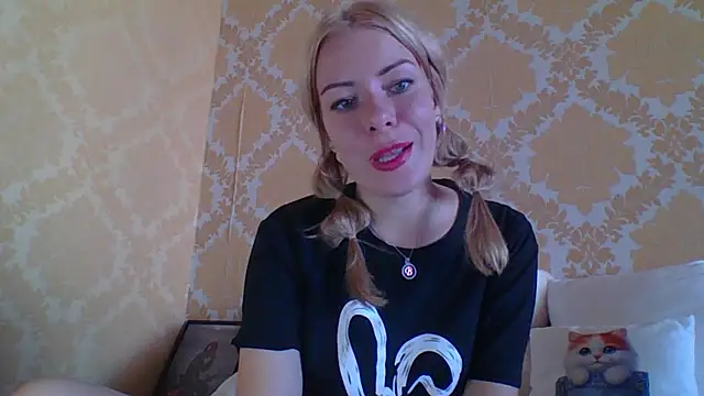 Snapshot of Softy_Aura_ chatting on 27, 7, 2026 Softy Aura online show from 27, 7, 2026