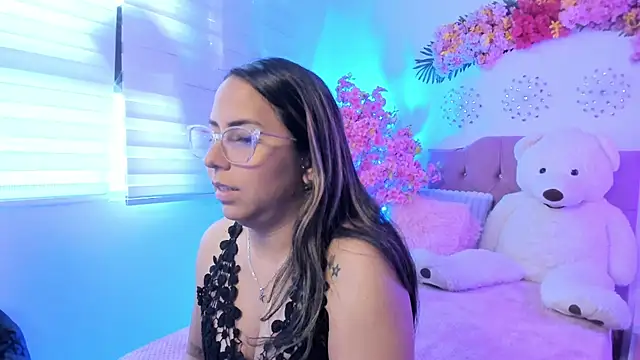 Snapshot of Sharon_rhodes_ chatting on 3, 6, 2026 Sharon rhodes online show from 3, 6, 2026