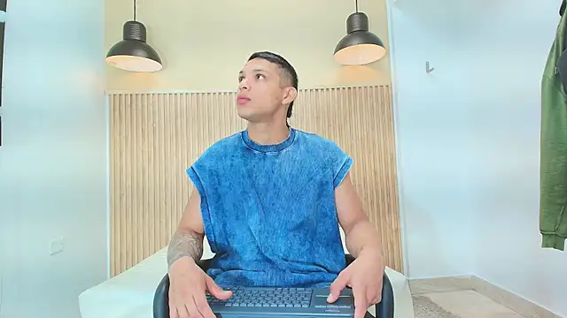 Snapshot of Brandon_Mercuri chatting on 5, 6, 2026 Brandon Mercuri online show from 5, 6, 2026