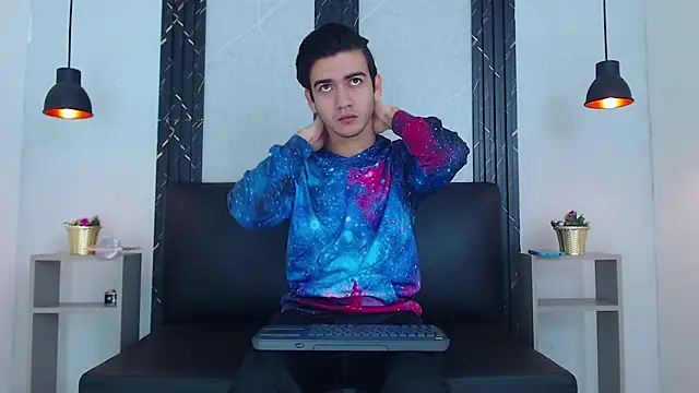 Snapshot of Feiccer_Castquer chatting on 4, 5, 2026 Feiccer Castquer online show from 4, 5, 2026