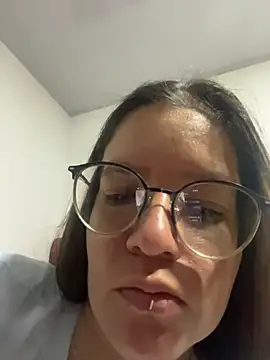 Snapshot of SamyandAllison chatting on 23, 5, 2026 SamyandAllison online show from 23, 5, 2026