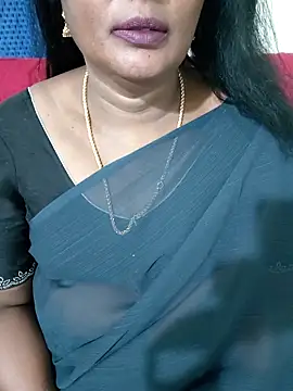 Snapshot of Sunitha-tamilponu chatting on 13, 6, 2026 Sunitha-tamilponu online show from 13, 6, 2026