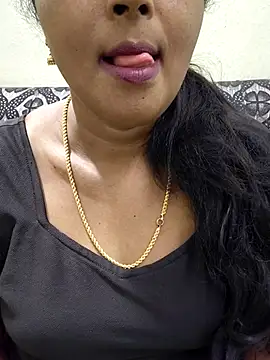 Snapshot of Sunitha-tamilponu chatting on 20, 7, 2026 Sunitha-tamilponu online show from 20, 7, 2026