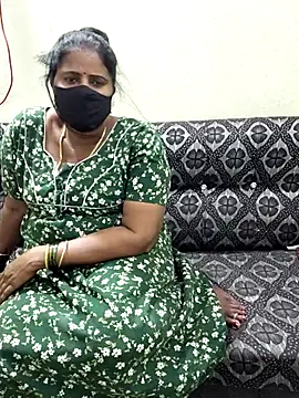 Snapshot of Sunitha-tamilponu chatting on 21, 7, 2026 Sunitha-tamilponu online show from 21, 7, 2026