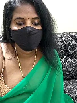 Snapshot of Sunitha-tamilponu chatting on 24, 7, 2026 Sunitha-tamilponu online show from 24, 7, 2026
