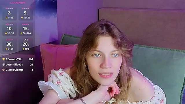 Snapshot of Emily_Cartex chatting on 18, 6, 2026 Emily Cartex online show from 18, 6, 2026